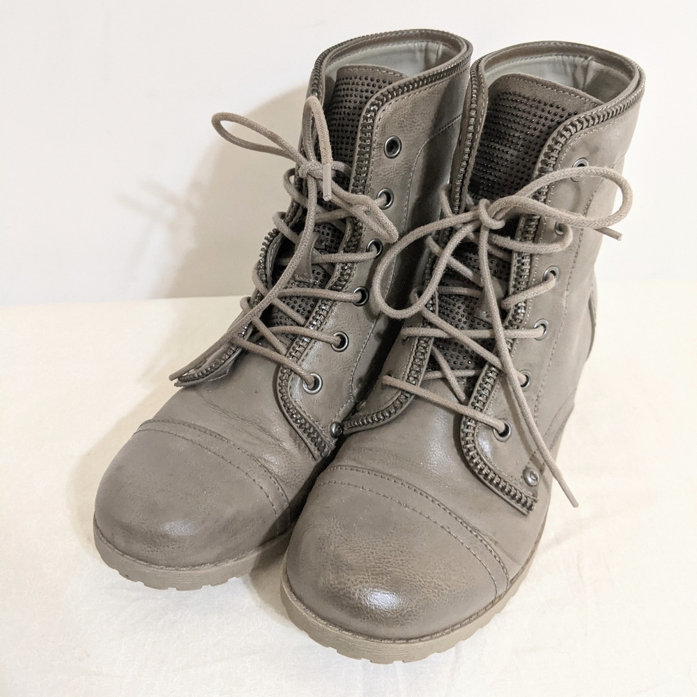 Guess lace up boots
